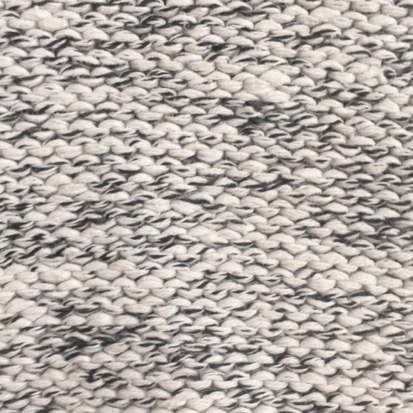 Heavy knit white/blk yarn.button/hole accent at neck. Excellent cond size Large - Picture 5 of 5